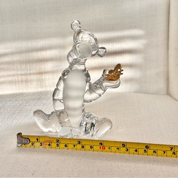 Lenox Winnie the Pooh Collection Disney Tigger with Gold Butterfly Figurine - Picture 7 of 12